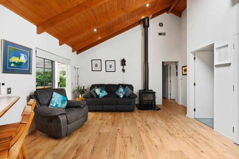 Photo of property in 37 Bouverie Crescent, Flagstaff, Hamilton, 3210