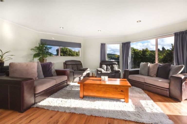 Photo of property in 48 Molyneux Close, Whitby, Porirua, 5024