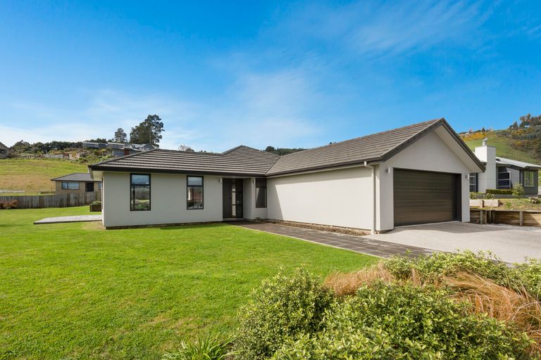 Photo of property in 39 Irwin Logan Drive, Mosgiel, 9024