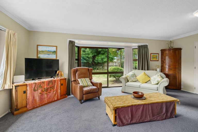 Photo of property in 251 Shakespeare Street, Leamington, Cambridge, 3432