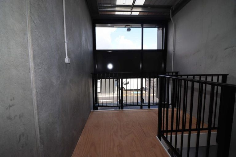 Photo of property in 14 Orawahi Road, Glenbrook, 2681