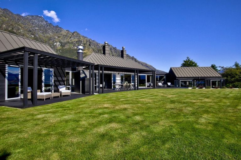 Photo of property in 11 Carlin Creek Drive, Drift Bay, Queenstown, 9371