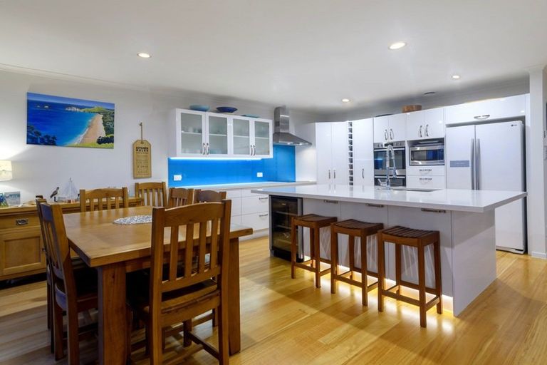 Photo of property in 86 Omokoroa Road, Omokoroa, 3114