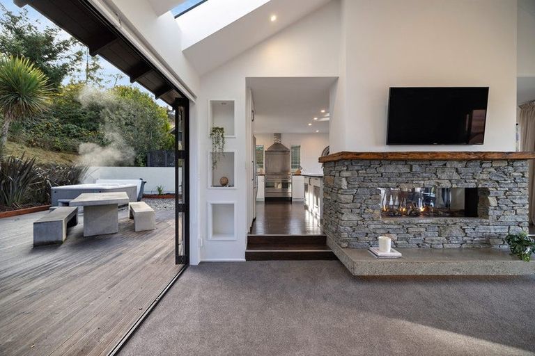 Photo of property in 1 Goldleaf Hill, Queenstown, 9300