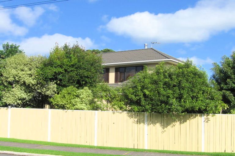 Photo of property in 1 Morrow Avenue, Bucklands Beach, Auckland, 2012