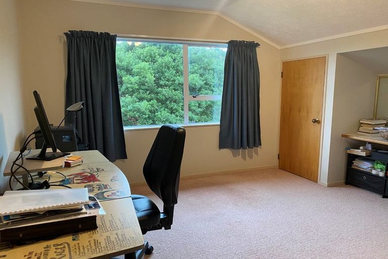Photo of property in 10 James Cook Drive, Whitby, Porirua, 5024