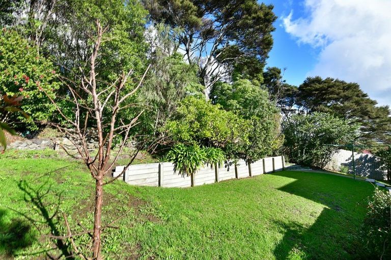 Photo of property in 144 Red Beach Road, Red Beach, 0932