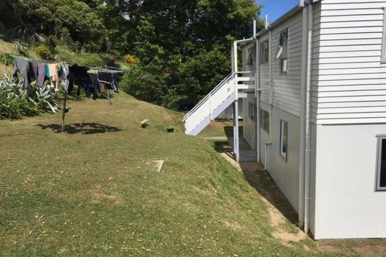 Photo of property in 93 Stewart Drive, Newlands, Wellington, 6037