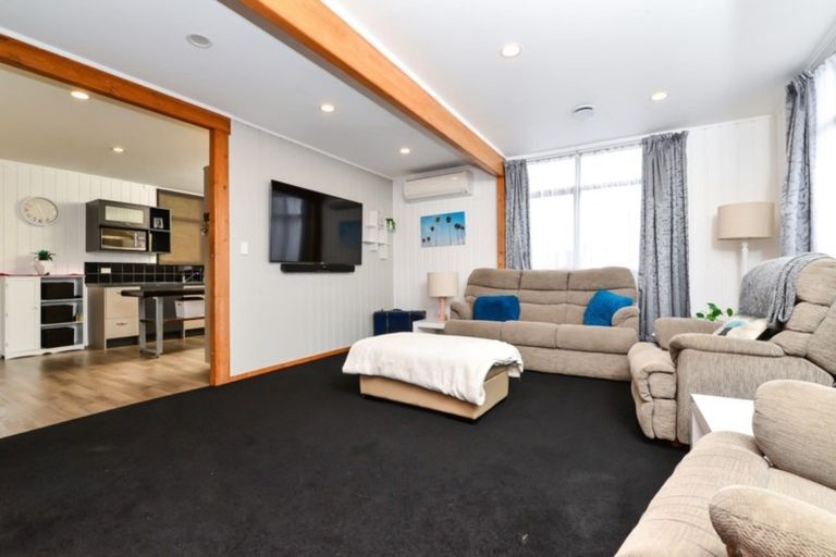 Photo of property in 50 Poaka Avenue, Dinsdale, Hamilton, 3204