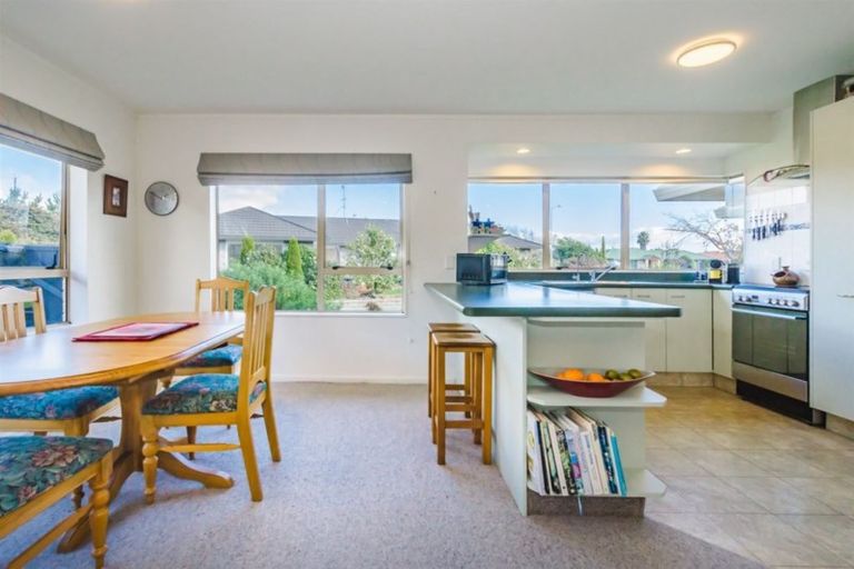 Photo of property in 7a Leigh Place, Paraparaumu Beach, Paraparaumu, 5032