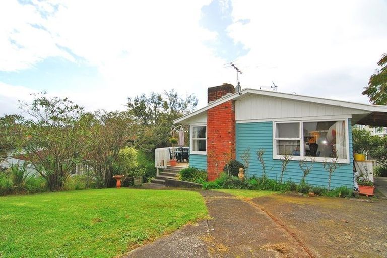 Photo of property in 24 Madison Place, Forrest Hill, Auckland, 0620