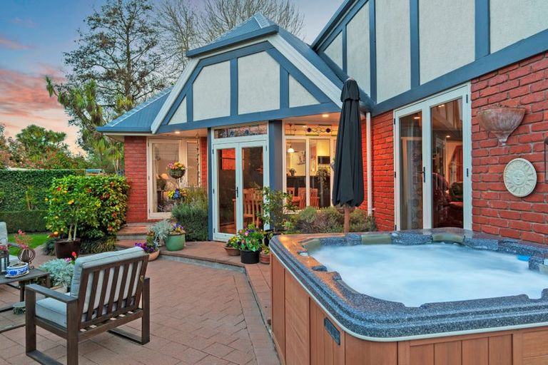 Photo of property in 1/24a Larch Place, Casebrook, Christchurch, 8051