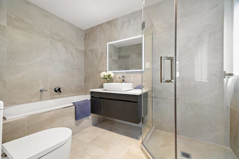 Photo of property in 30 Hikuawa Road, Flat Bush, Auckland, 2019