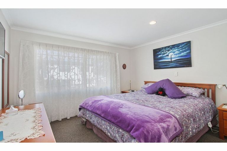 Photo of property in 78 Sunset Road, Unsworth Heights, Auckland, 0632