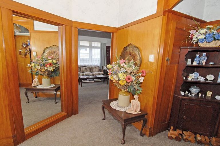 Photo of property in 31 Cambridge Terrace, Masterton, 5810